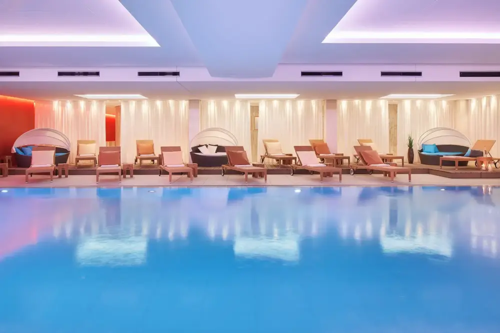 Schwimmbad im Kaiserstrand Beachhotel in Bansin auf Usedom